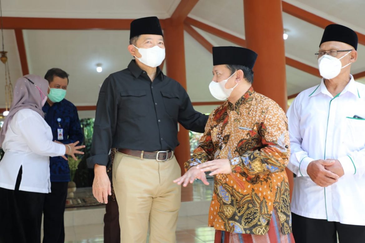 Suharso Monoarfa Kunjungi PP Sunan Pandanaran Pantau Vaksinasi Santri