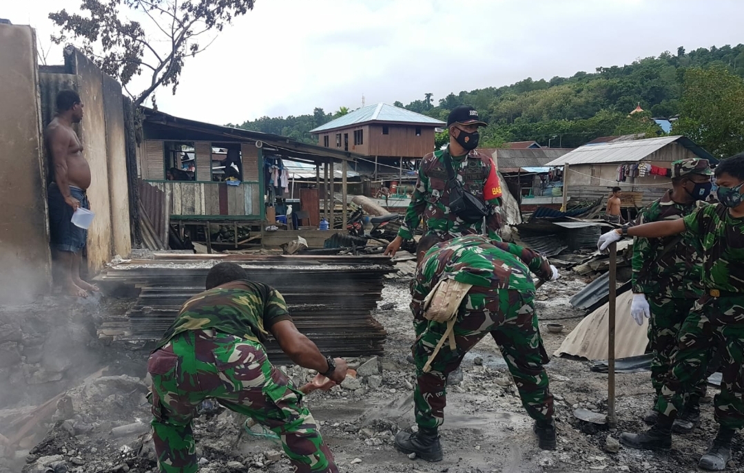 Kodim 1801/Manokwari Buka Posko Korban Kebakaran Kompleks Borobudur