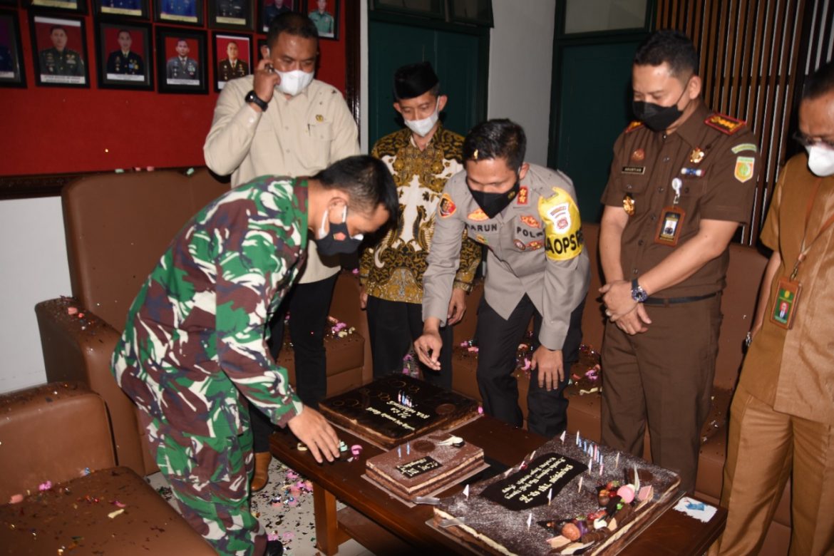HUT TNI Ke 76, Jajaran Polres Bogor Bogor Berikan Kejutan ke Kodim 0621 Kabupaten Bogor