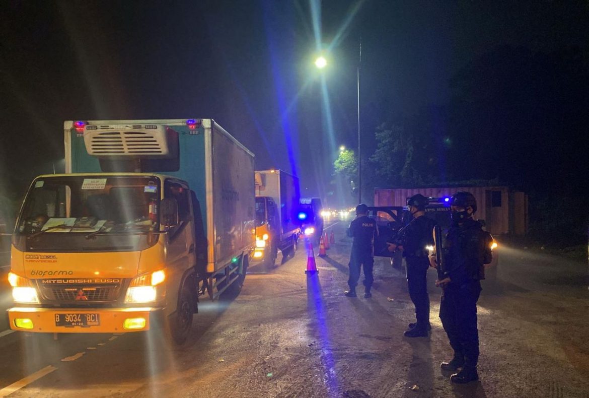 Gegana Sat Brimob Polda Jabar Targetkan Pengawalan Vaksin Merata