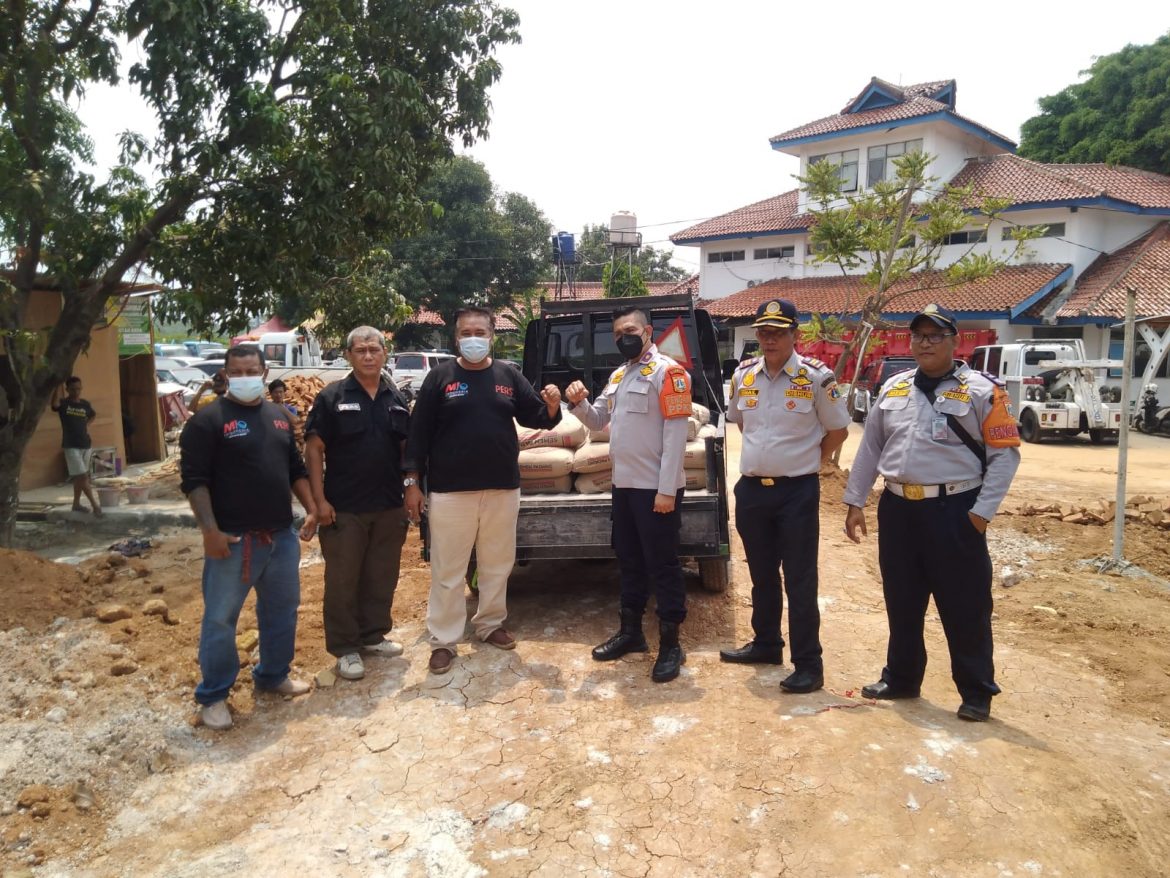 MIO Jakarta Barat, Sumbang 20 Sak Semen untuk Bangun Masjid di lingkungan Dishub