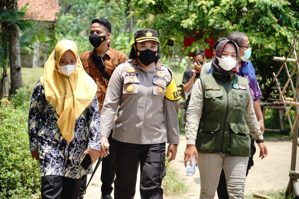 141 Warga Langensari Berhasil Divaksin Dengan Progam Jebol Oleh Kapolres Banjar bersama Dinkes Kota Banjar