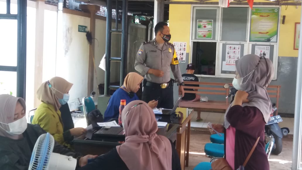 Kapolsek Singorojo Pimpin Pengamanan Vaksinasi Di Wilayah Kecamatan Singorojo