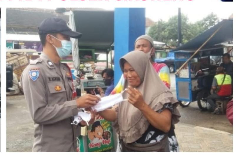 Kapolsek Cikoneng Kompol Ipin Tasripin Pimpin Langsung Monitoring Himbauan Protkes di Sindangkasih dan Pasar Cikoneng Ciamis