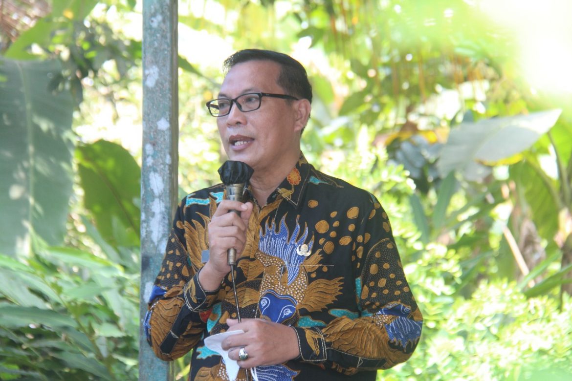 Sekda Ciamis Hadiri Tradisi Ngikis dan Pencucian Benda Pusaka di Situs Joglo Cidolog