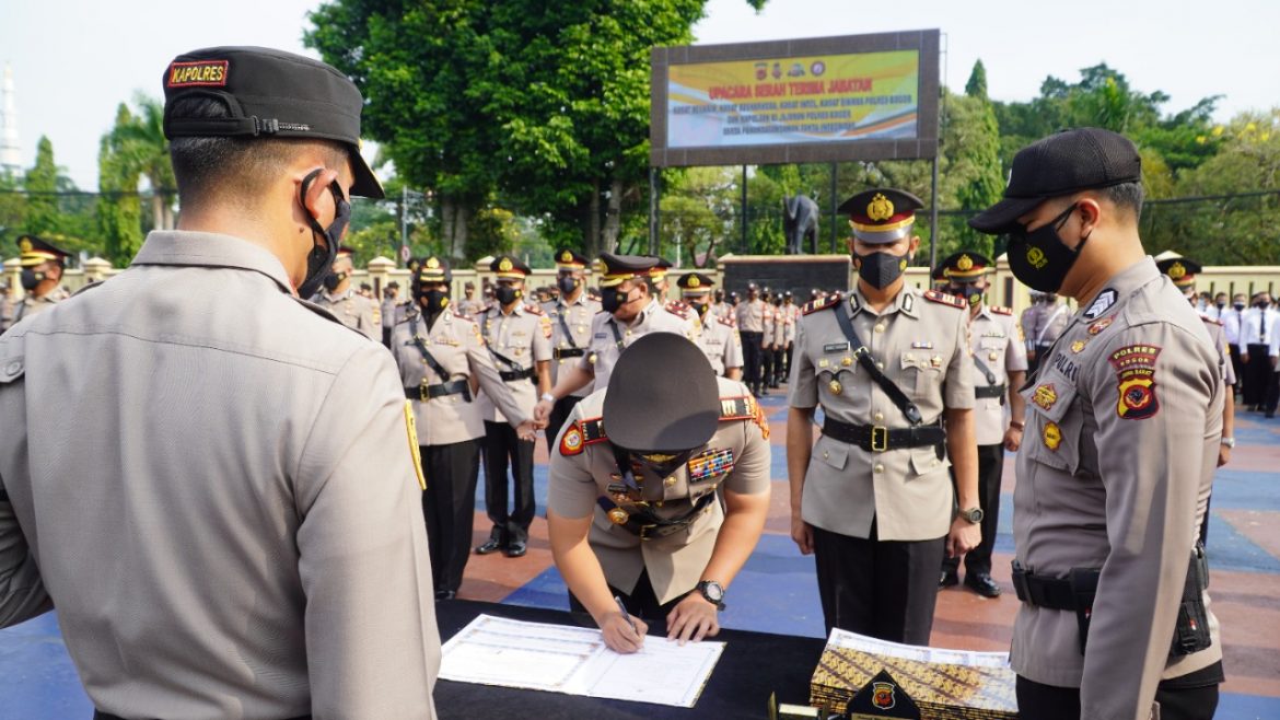 Kasat Dan Kapolsek Jajaran Polres Bogor Alami Pergeseran Jabatan