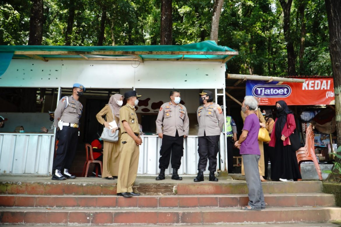 Komitmen Menjaga Kota Banjar di Level 1, Polres Banjar Bersama Dinkes Kota Banjar Gelar Swab Test di Banjar Atas