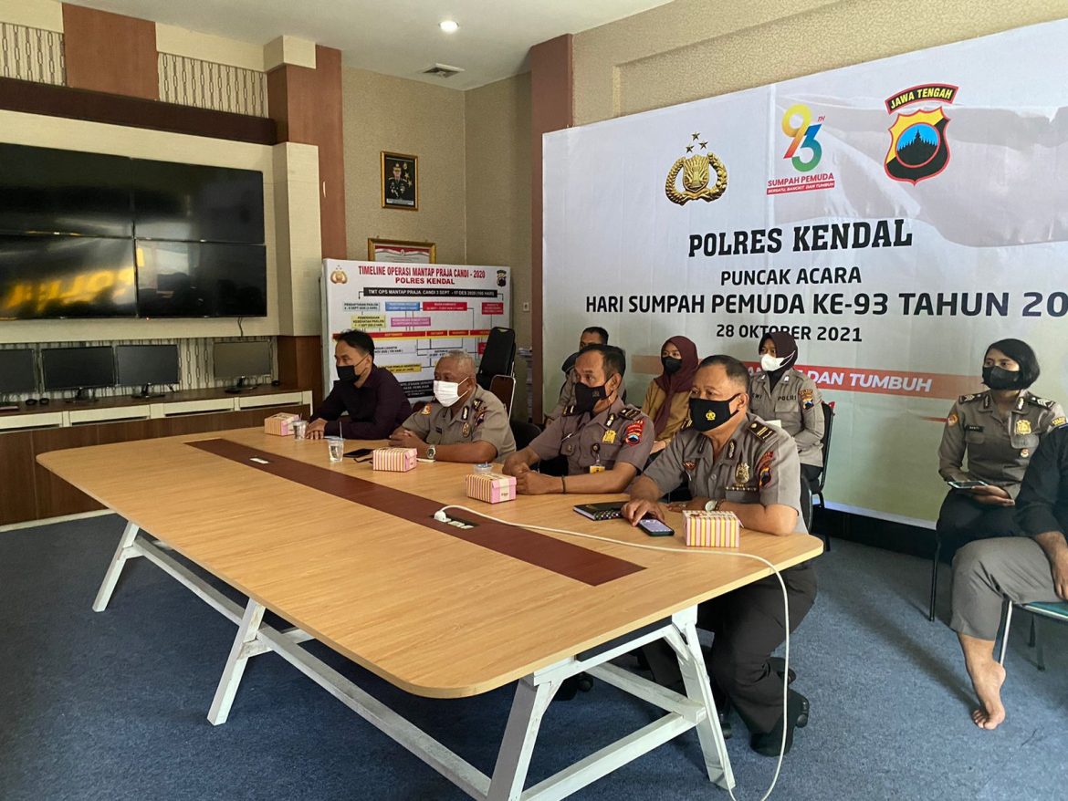 Polres Kendal Melaksanakan Zoom Meeting The Art Of Programming Mindset Dan Persiapan Desk Evaluasi
