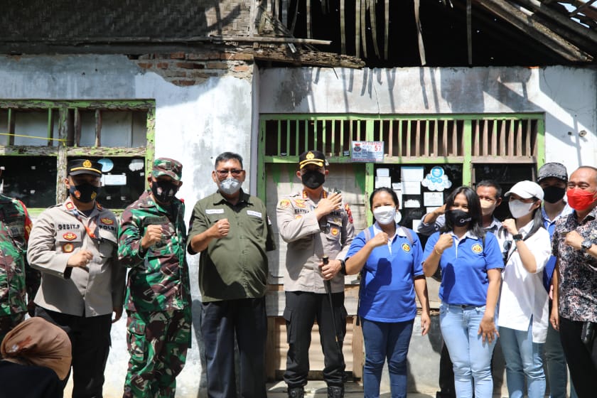 Polisi Peduli, Kapolresta Tangerang Tinjau Rumah Warga yang Akan Dibedah