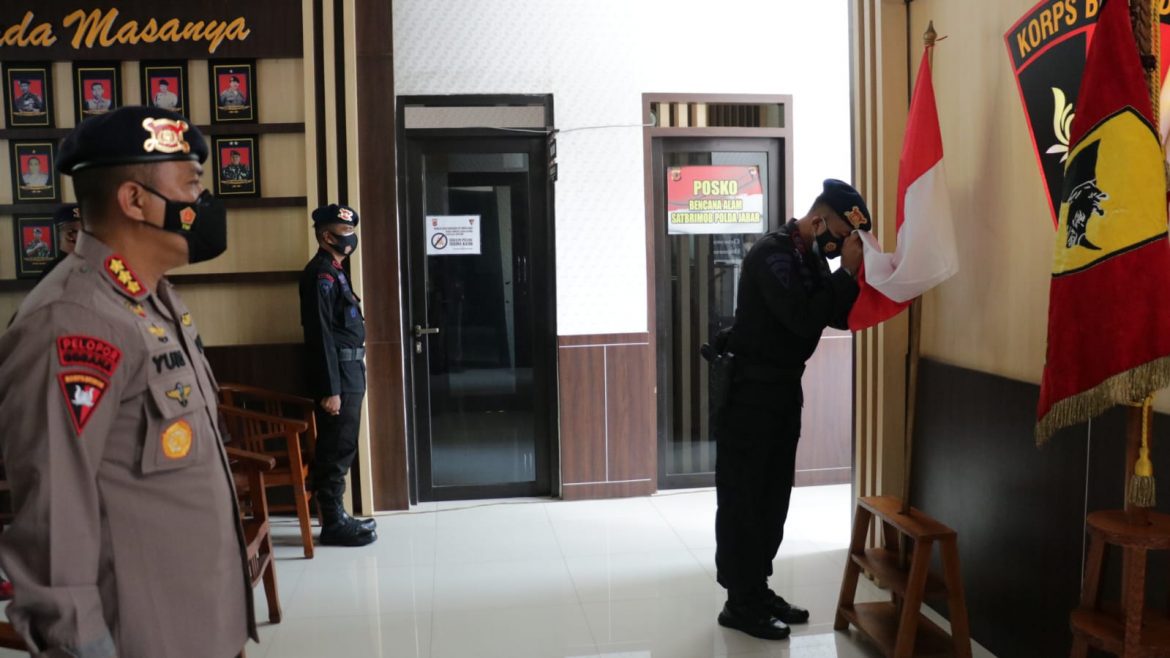 Dansat Brimob Polda Jabar Lepas Personil Amankan Peparnas XVI Papua