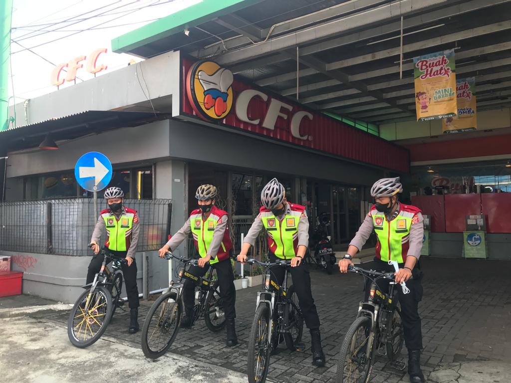 Sat Samapta Polres CIamis Patroli Bersepeda dalam Rangka Penerapan PPKM Level 2 di Kabupaten CIamis