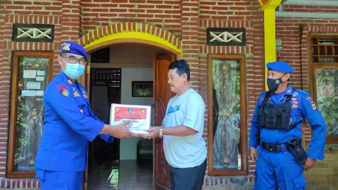 HUT Polairud ke-71 Tahun 2021 Laksanakan Kegiatan Anjangsana kepada Purnawirawan Polri dan Warakauri