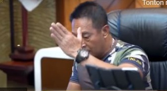KSAD Jenderal TNI Andika Perkasa Terlihat Tegas Saat Melakukan Rapat Staf di Markas Besar Angkatan Darat.