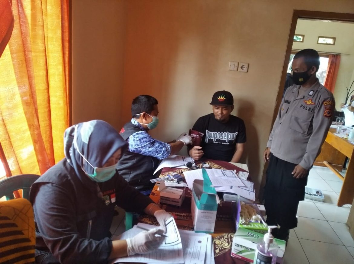 Pantau Vaksinasi, Polisi Imbau Warga Patuhi Prokes