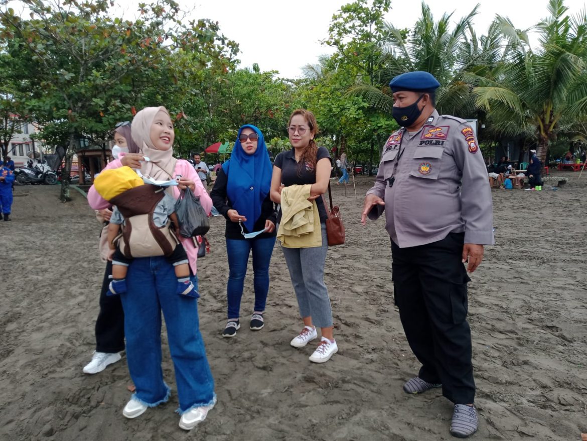 Sat Polairud Polres Ciamis Melaksanakan Pengamanan Secara Intens dalam Rangka Memberikan Rasa Aman dan Nyaman kepada Para Pengunjung di Wisata Pangandaran