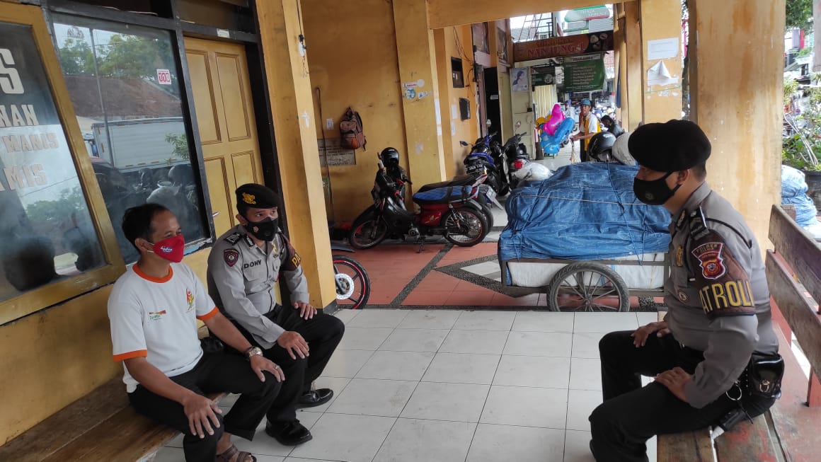 Sat Samapta Polres Ciamis Melaksanakan Pengamanan Posko PPKM Level 2 di Wilayah Kabupaten CIamis