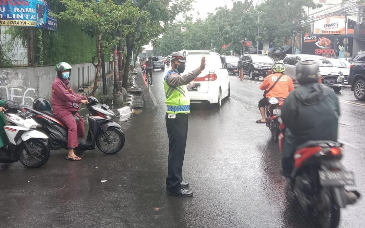 Antisipasi Kemacetan, Polsek Lengkong Giat Pengaturan Lalulintas