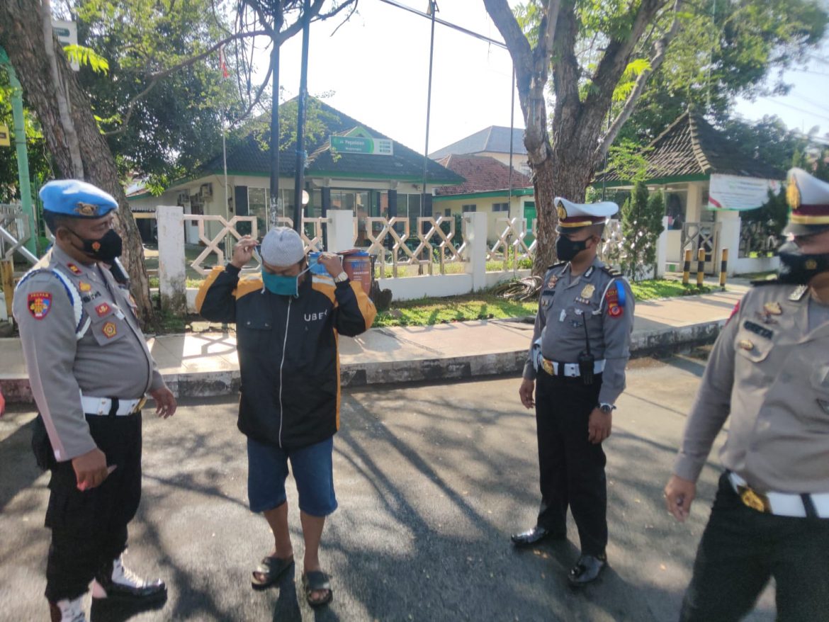 Operasi Zebra 2021, Polisi Utamakan Bagi-Bagi Masker Ke Pengendara