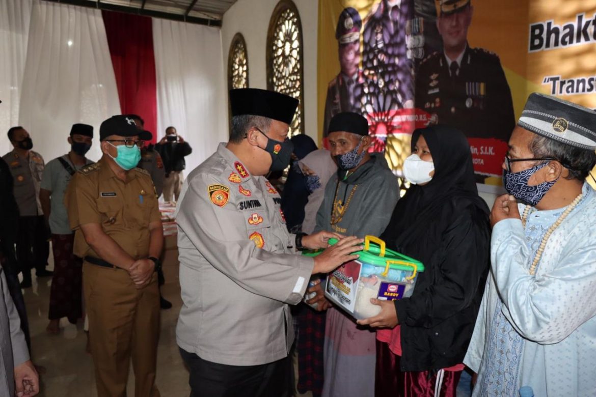 Kapolda Jabar Tinjau Vaksinasi Massal Di Pondok Pesantren Pajada Di Wilayah Hukum Polres Sukabumi Kota