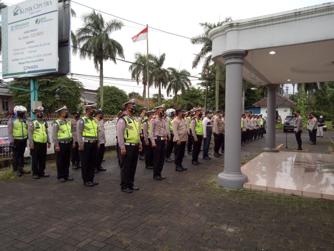 Wakapolresta Tangerang Pimpin Apel Pengawalan Aksi Unras Buruh