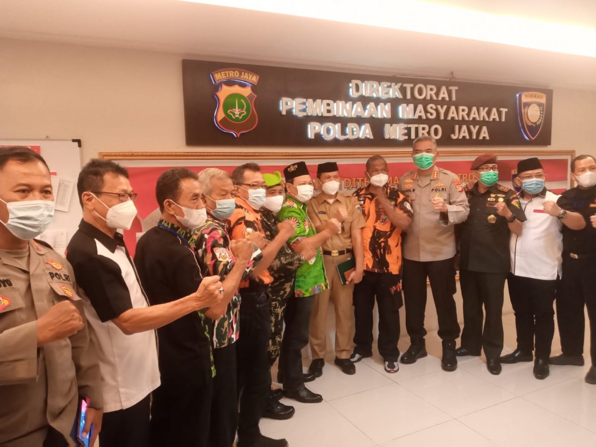 Dirbinmas Polda Metro Jaya mengundang Para Ketua Ormas dan Kesbangpol DKI Jakarta untuk bersilaturahmi dan mendiskusikan masalah perselisihan antar ormas.