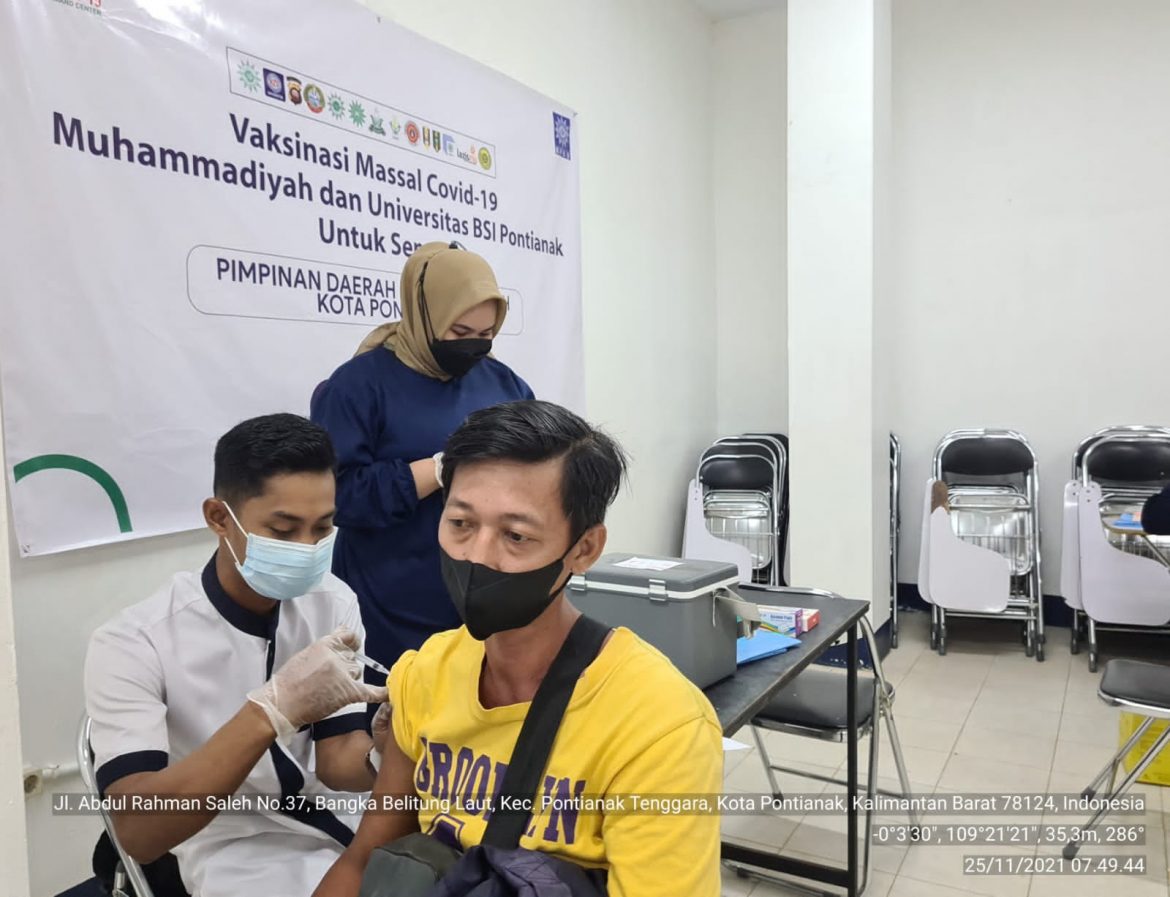 Gandeng Institusi Terkait, Biddokkes Polda Kalbar Lakukan Vaksinasi Covid-19 Secara Massal