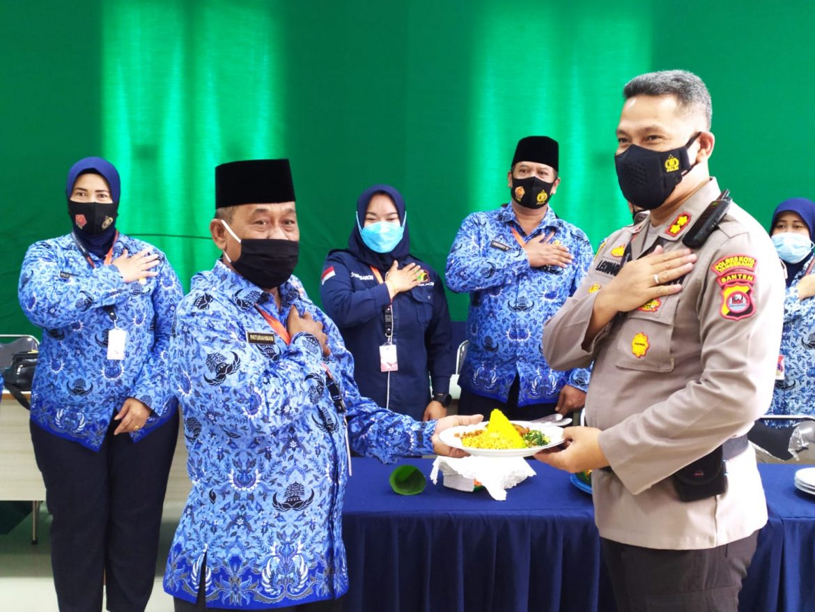 HUT KORPRI, ASN Polresta Tangerang Diberi Penghargaan