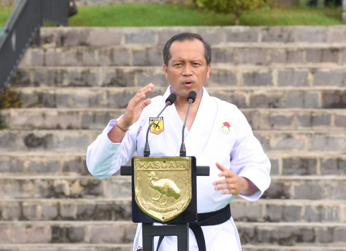 1092 Prajurit Kodam Kasuari Ujian Naik Sabuk Hitam Karate, Rekor Terbanyak.