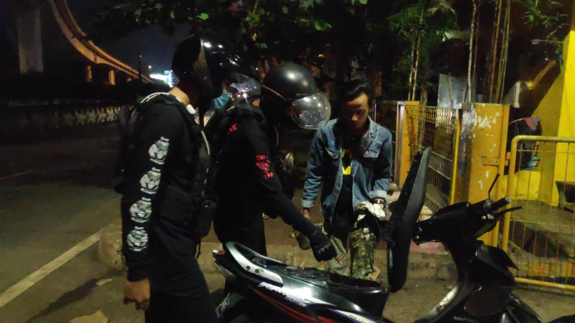 Sat Samapta Polres Metro Jakarta Barat Gerak Cepat Adanya Aduan Masyarakat Terkait Aksi Pemalakan di TI Tomang