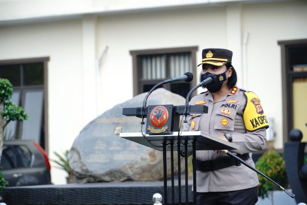 Berperan Aktif Dalam Vaksinasi Kapolres Banjar Berikan Penghargaan Kepada Tim Relawan Gerai Vaksin Presisi