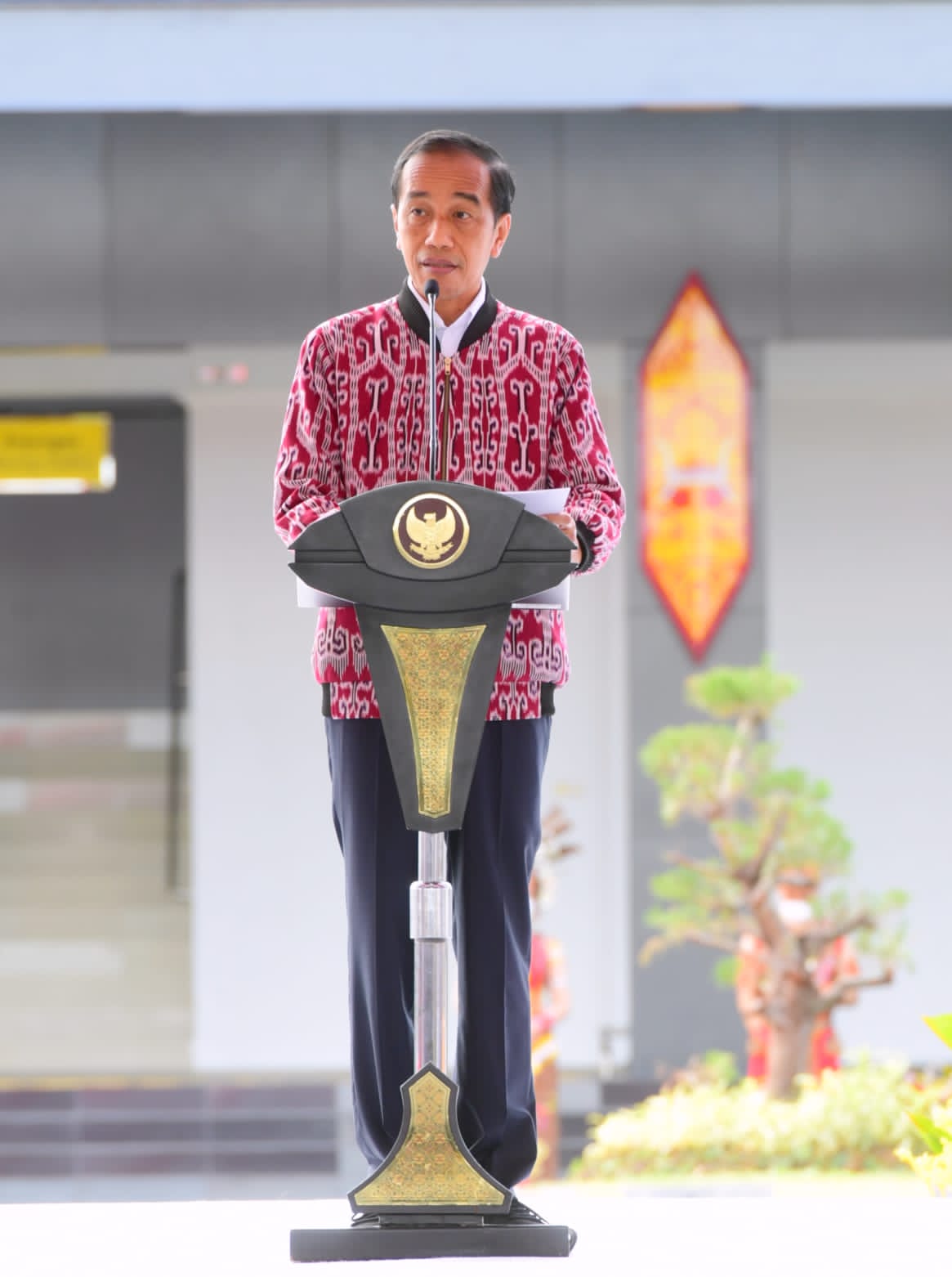 Presiden Jokowi Resmikan Bandara Tebelian di Sintang