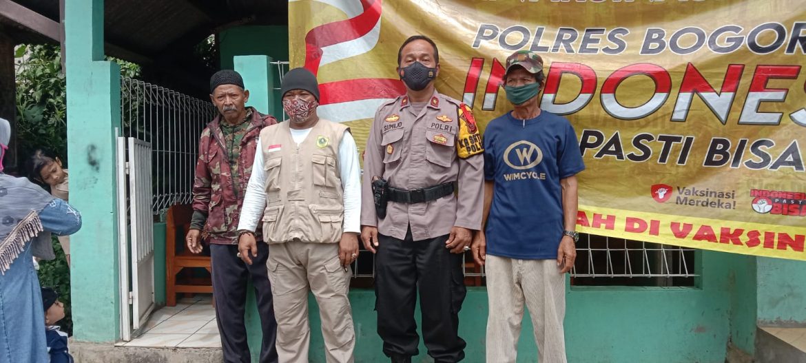 Kapolsek Cijeruk Tinjau langsung Dalam Kegiatan Vaksinasi Covid-19, dan Adakan  Doorprize