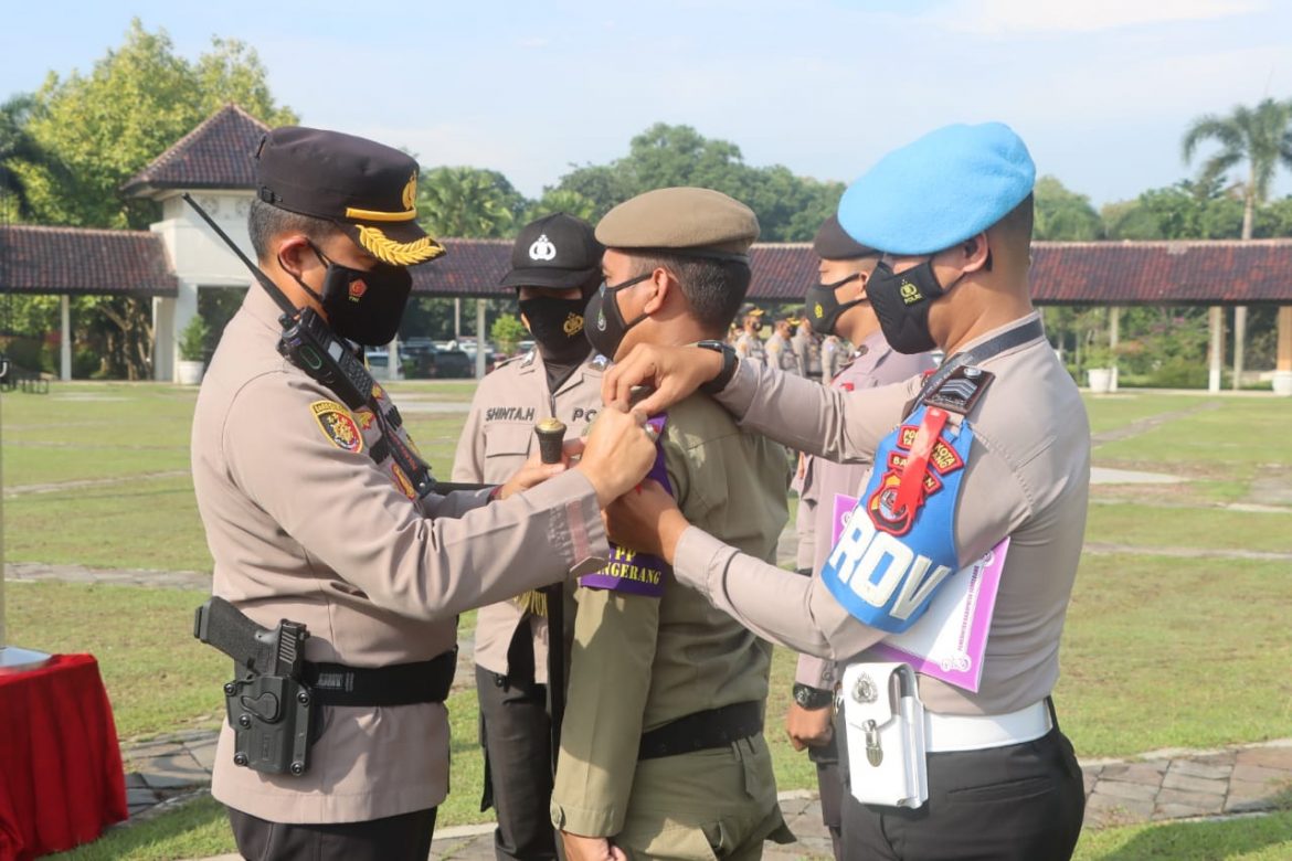 Kapolresta Tangerang bersama Muspika Cikupa Melaksanakan Video Conference Vaksinasi Serentak Indonesia Bersama Kapolri