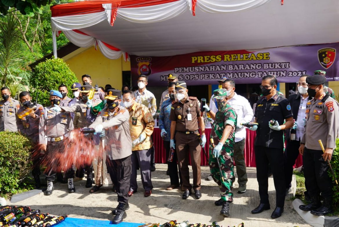 Hadiri Pemusnahan Miras Danrem 064/MY Ucapkan Selamat Atas Keberhasilan Polda Banten