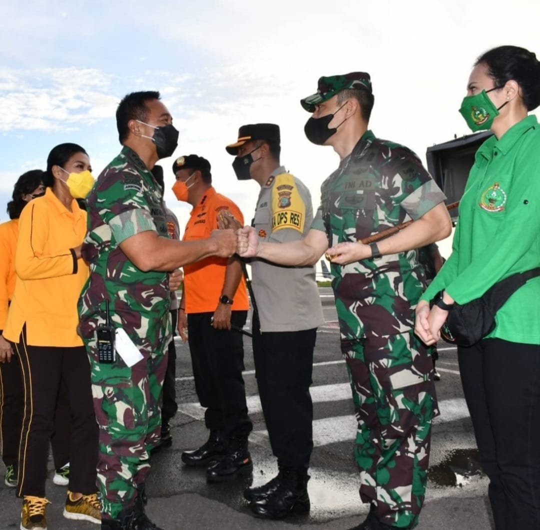 Dandim 1802/Sorong Sambut Kunjungan Kerja Panglima TNI Di Wilayah Sorong