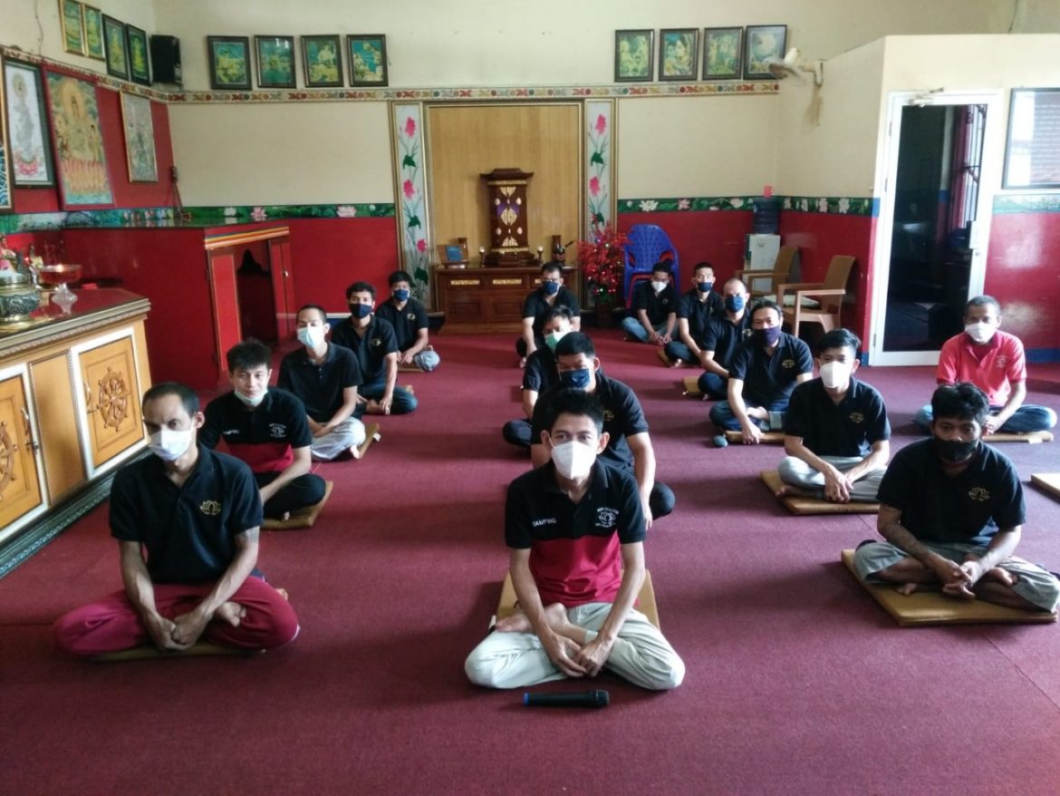 Selama Pandemi Covid-19, Kegiatan Pembinaan Untuk Umat Budha di Lapas Pemuda Tetap di Gelar