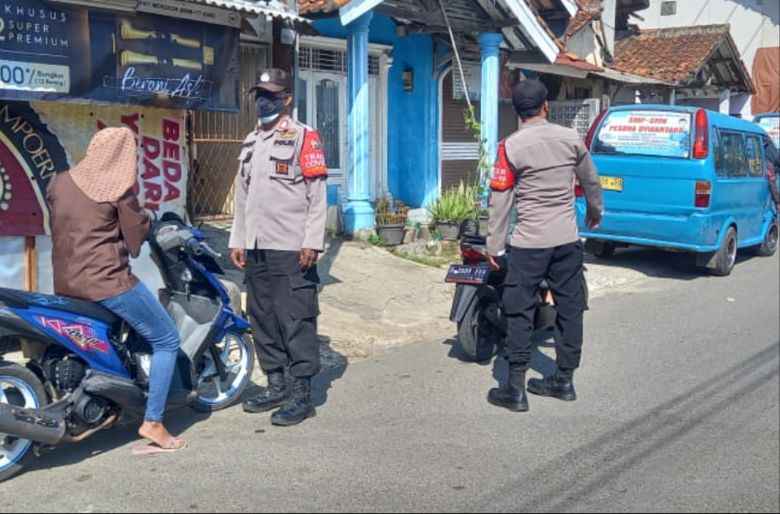 Dalam Rangka PPKM Level 2 Polsek Nanggung Melaksanakan Ops Yustisi