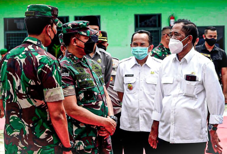 Kejar Target, Pangdam: Vaksinasi Kedaerah Terpencil di Lebak Banten dan Bagikan 700 Paket Sembako