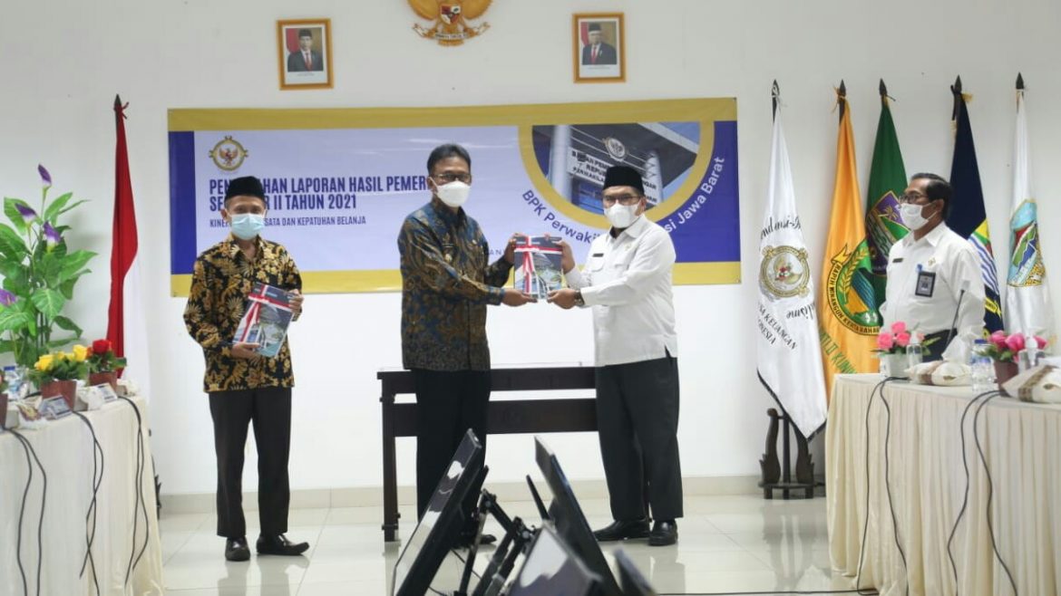 Pemkab Ciamis Serahkan Laporan Hasil Pemeriksaan Kepatuhan Atas Belanja Daerah 2021 ke BPK RI