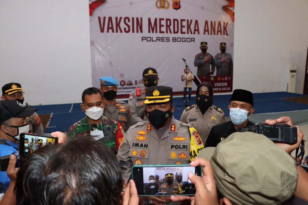 Vaksinasi Merdeka Anak Usia 6-11 Tahun di Laksanakan di SDIT Al Madinah Kabupaten Bogor