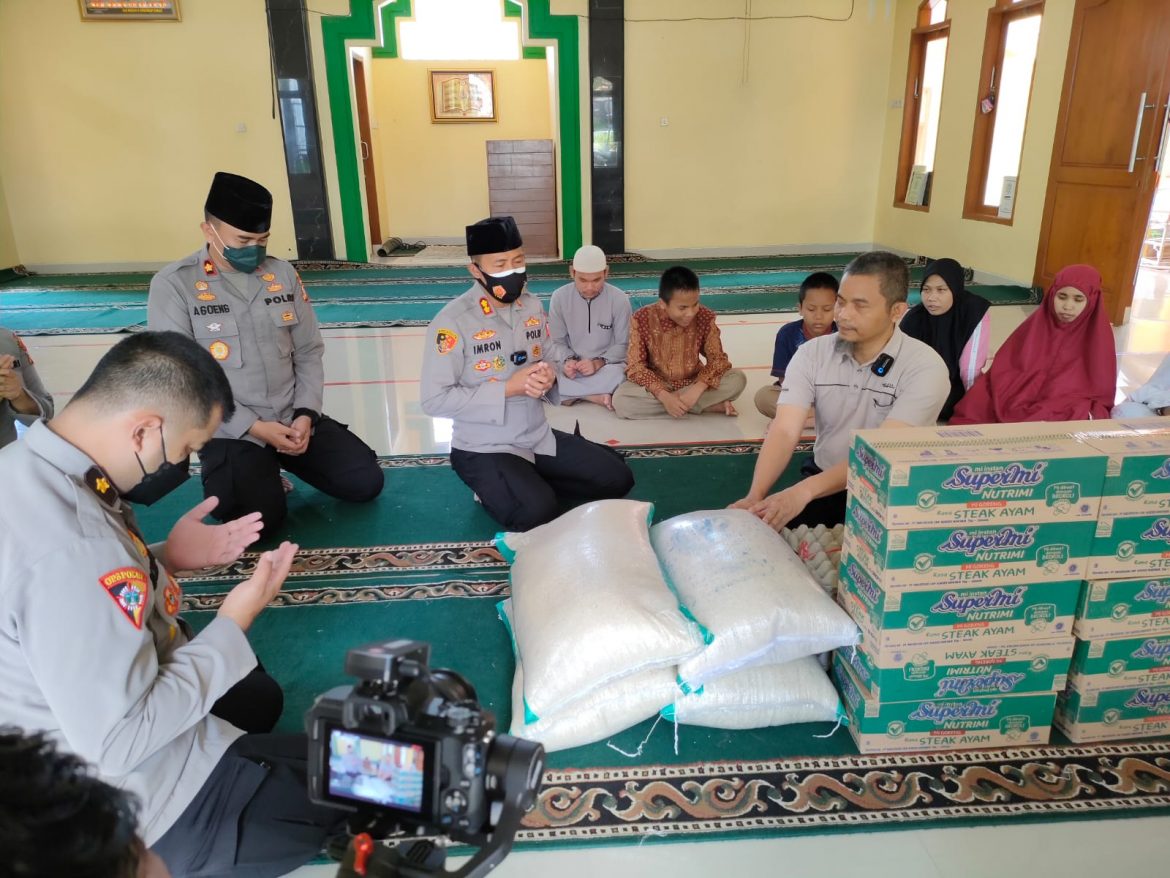 Polisi Kembali Salurkan Bantuan Sosial Di SLB Negeri Citeureup Kota Cimahi