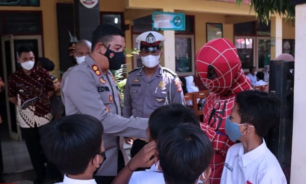 Dihadiri Polisi, Spiderman Hingga Badut Turun Langsung Pada Vaksinasi Anak Majalengka