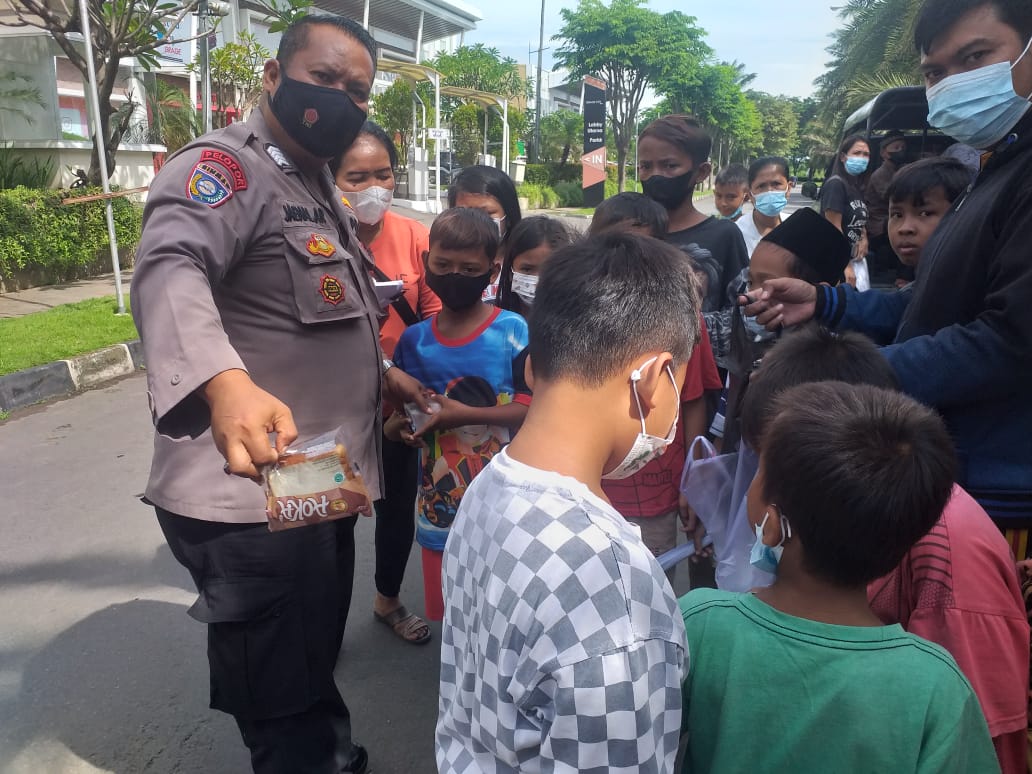 Polisi Ajak Anak-Anak Ikuti Vaksinasi