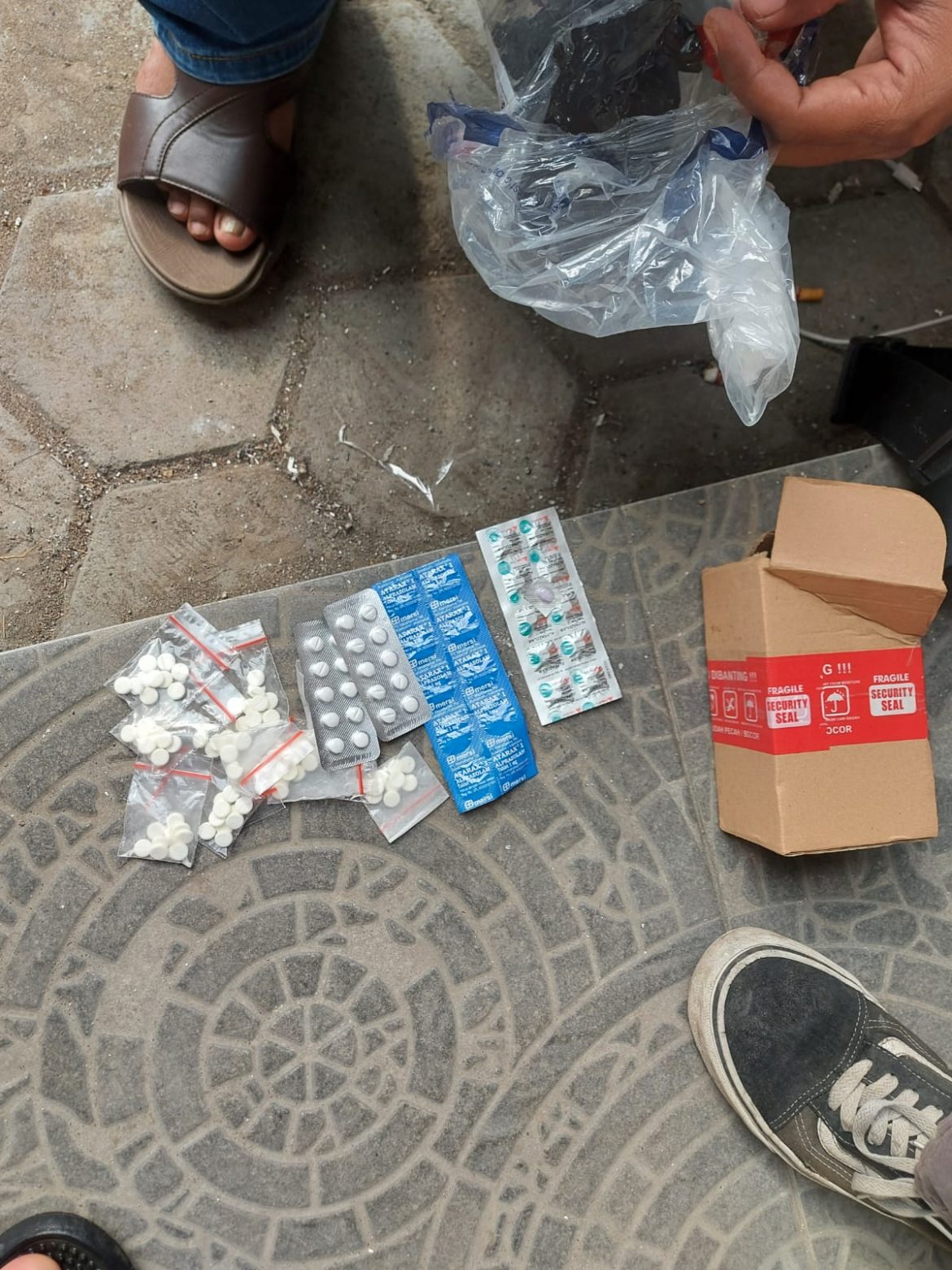 Peredaran Pil Koplo di Wilayah Patebon, Satresnarkoba Polres Kendal Berhasil Menangkap Pemuda yang Diduga Sebagai Pelaku