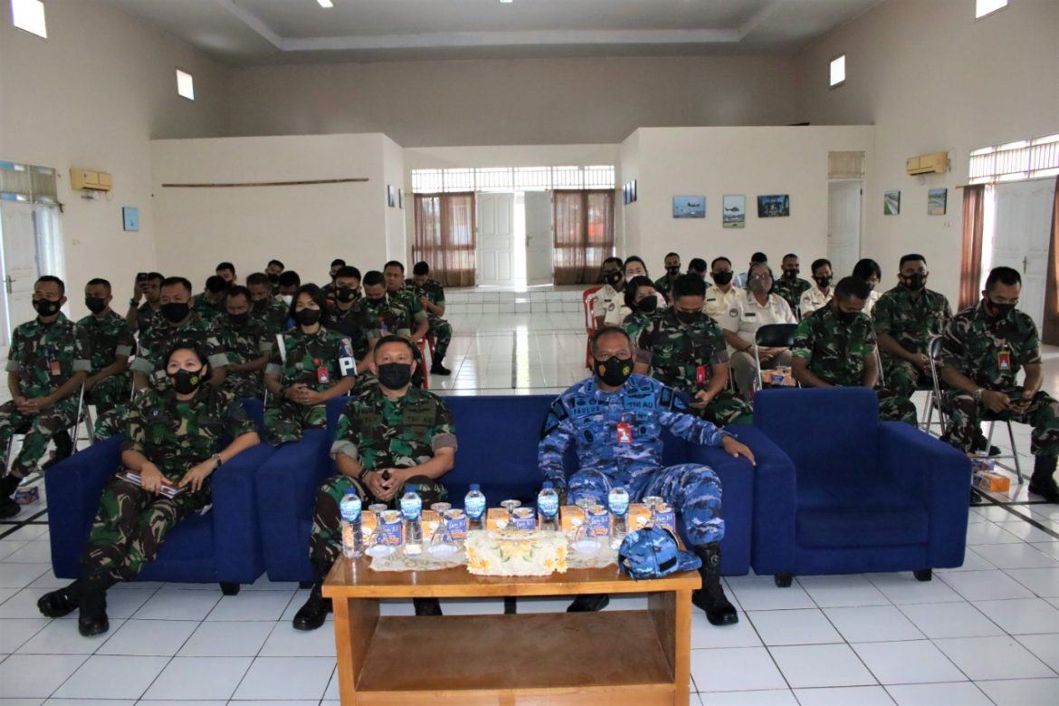 Wakasau Hadiri Natal Bersama TNI AU 2021
