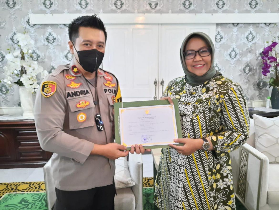 Kapolsek Cileungsi Kembali Raih Penghargaan Yang Kali ini Diberikan Bupati Bogor