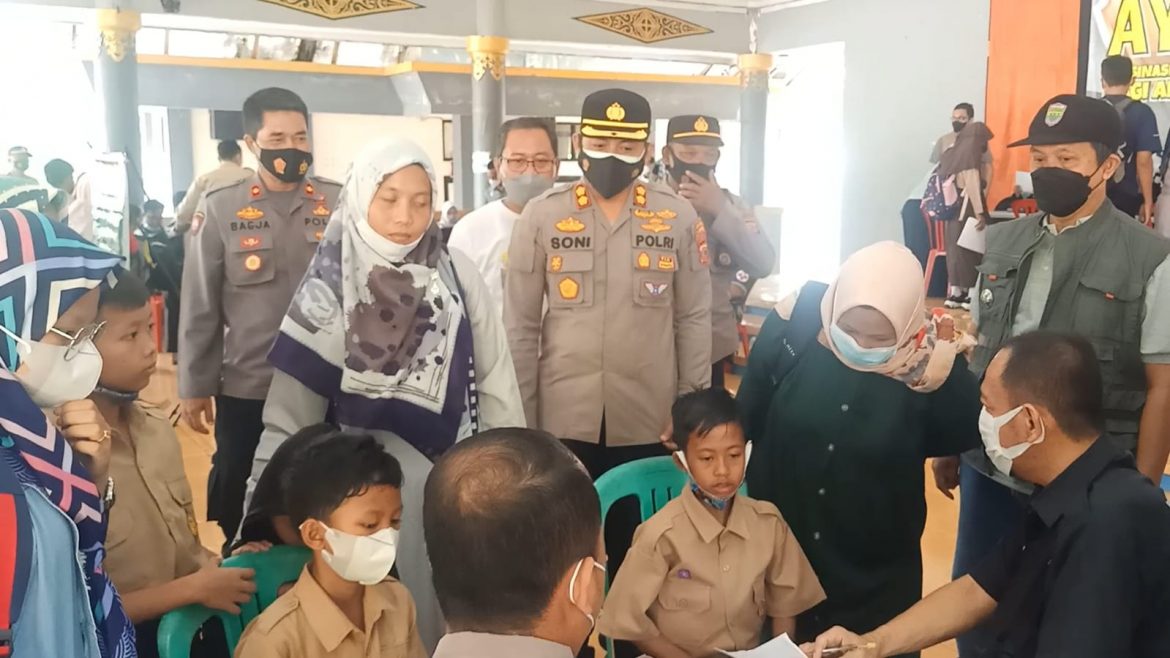 Wakil Bupati Ciamis Bersama Kapolres Ciamis Tinjau Pelaksanaan Gebyar Vaksinasi Anak Usia 6-11 Tahun di Kawasan Obyek Wisata Sejarah Astana Gede