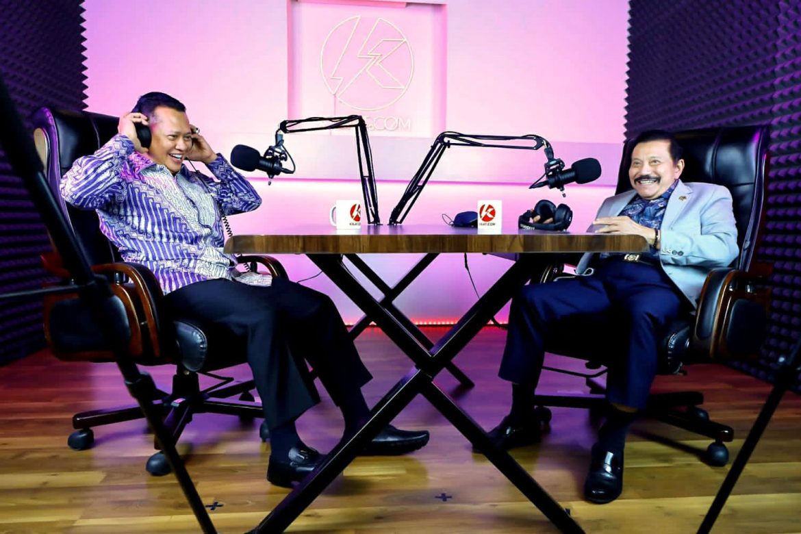 Pecah! Untuk Pertama Kalinya Master Intelegen Indonesia AM Hendropriyono Wawancarai Bamsoet di Studio Podcast-nya Soal Bahaya Politik Berbiaya Tinggi