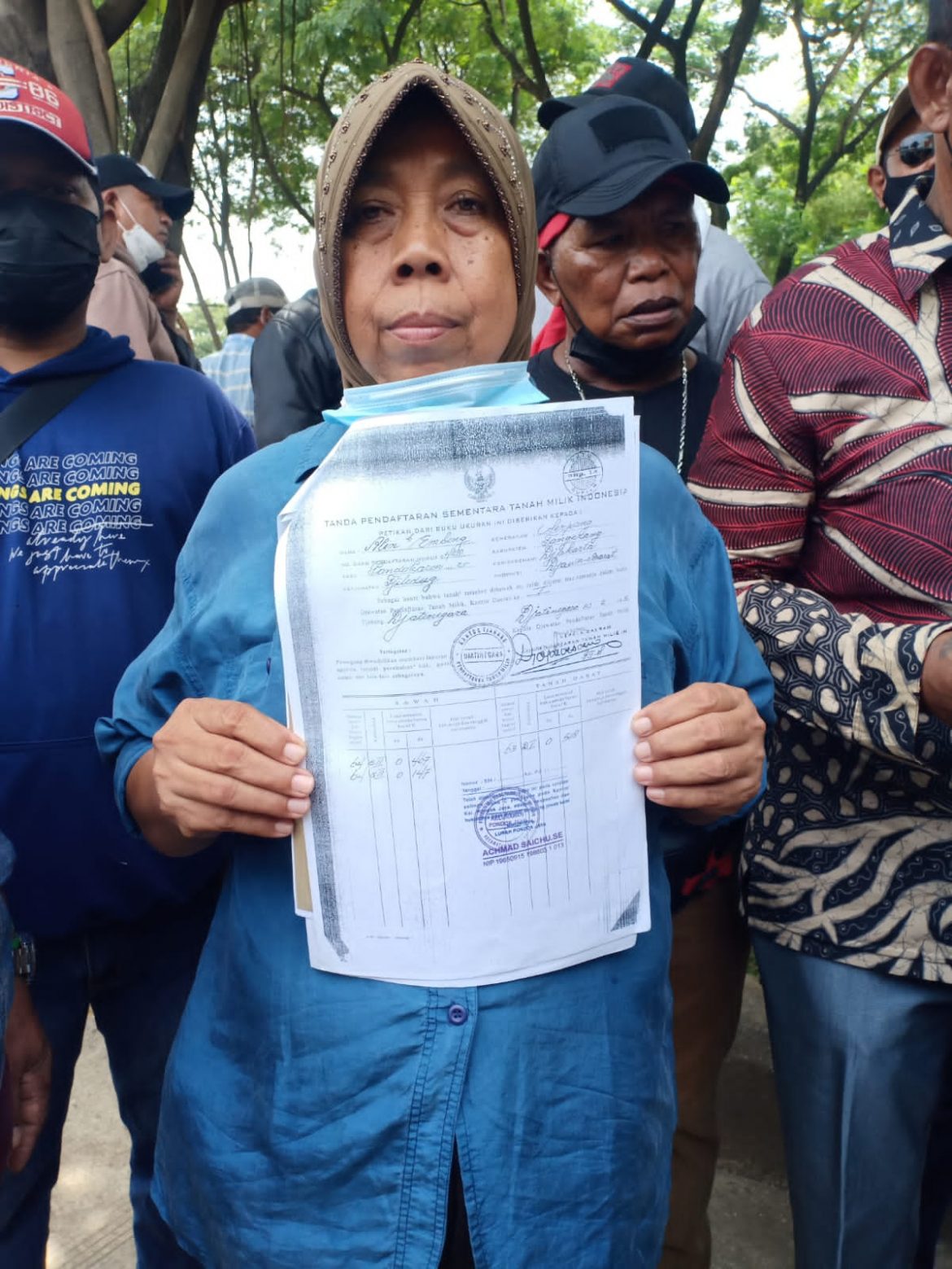 Keluarga Besar Alin Bin Embing Adakan Aksi Damai Tuntut Atas Lahannya yang Diduga di Kuasai PT. Jaya Real Property