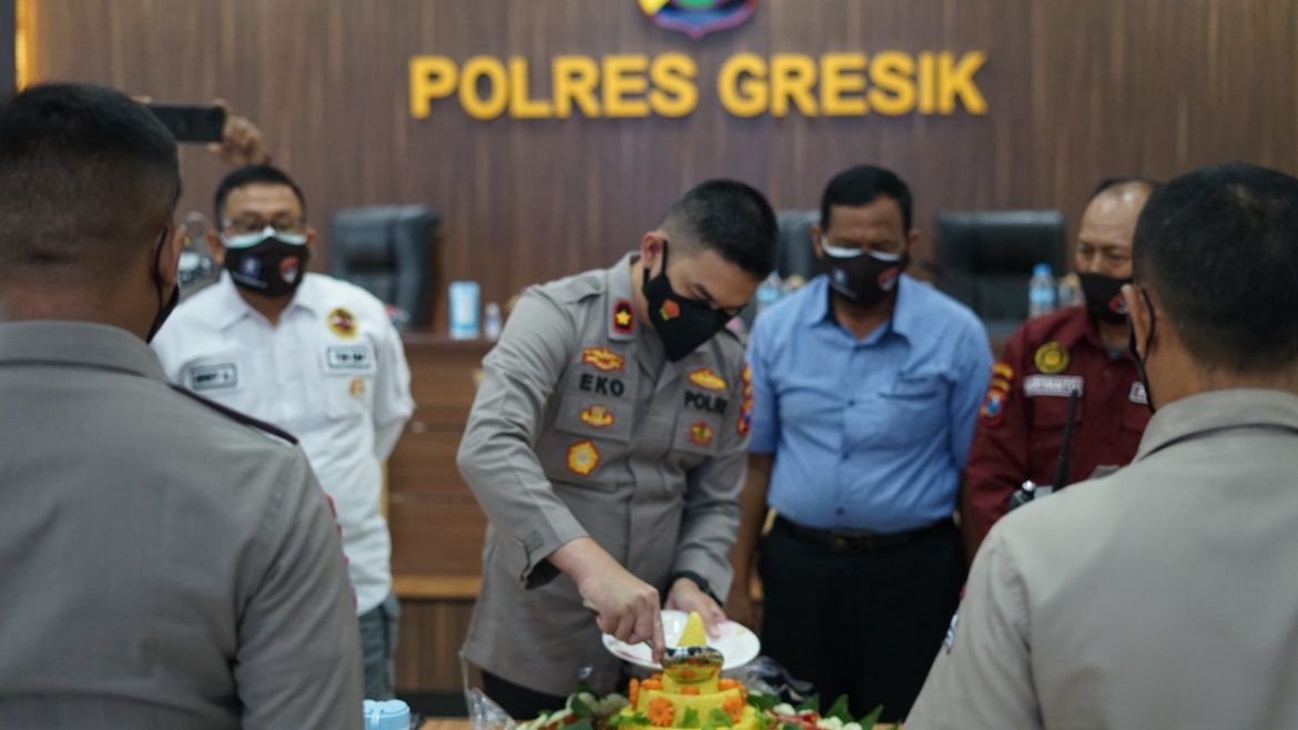 HUT Satpam ke-41, Bersama Polres Gresik Siap Jaga Kamtibmas dan Penanggulangan Covid-19